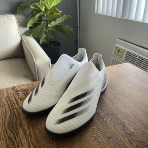 Men’s X Ghosted .3 Laceless TF soccer turf shoes.